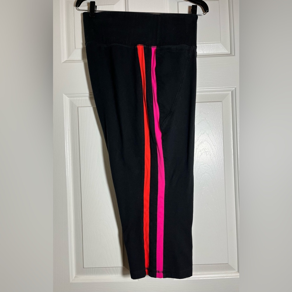 LIVI Active Black Cropped Pants with Side Stripes
